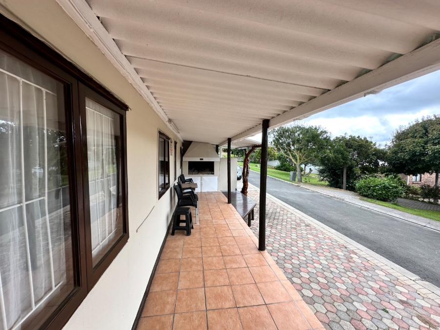 4 Bedroom Property for Sale in Hartenbos Central Western Cape